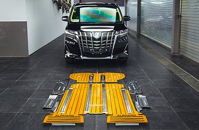 丰田埃尔法 改装蒙娜丽莎木地板脚托